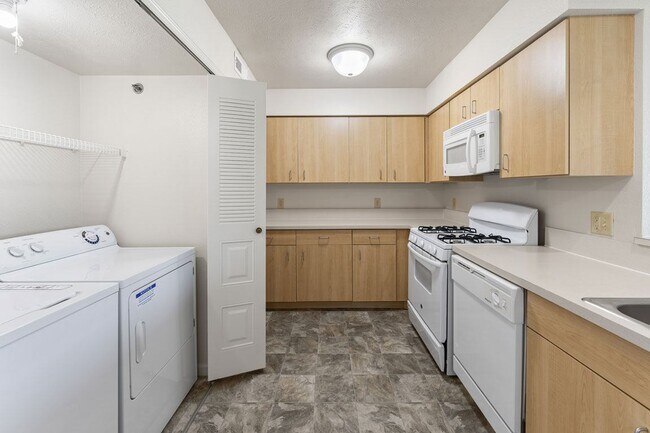 Hunters Pond Apartment Homes