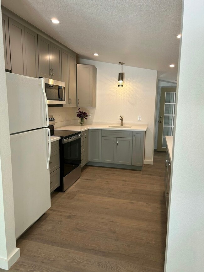 Photo - 1208 Los Robles Dr