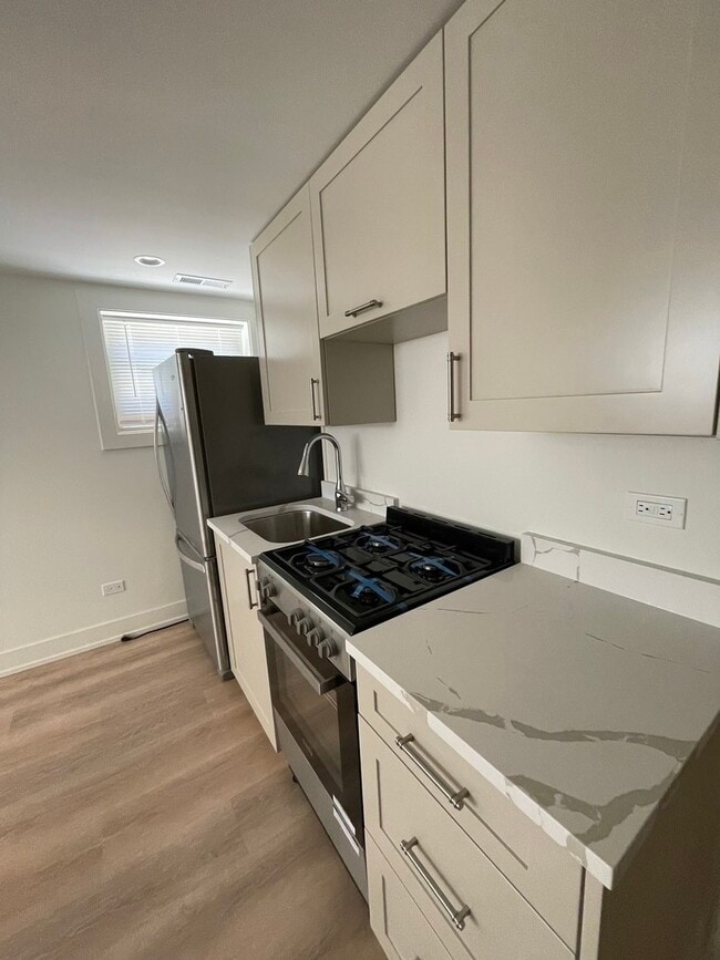 Photo - 3659 W Eddy St Unit GR