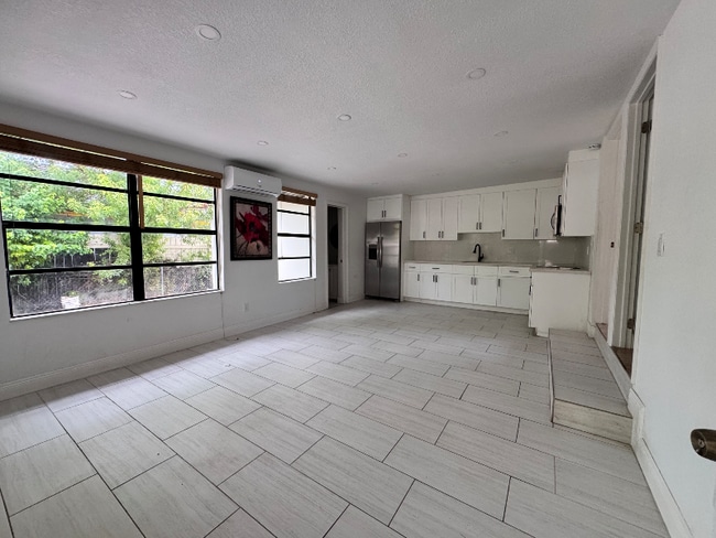 Photo - 1041 NW 32nd Pl