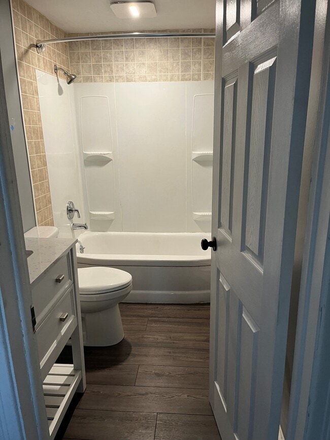 Photo - 9950 Transit Rd