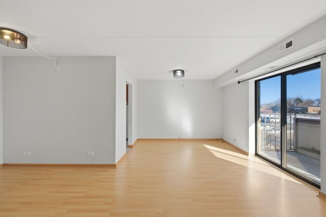 Photo - 1460 Fairlane Dr Unit 228