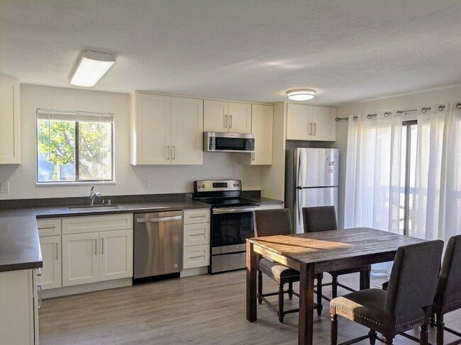 Building Photo - 17612 80th Ct NE Unit 3