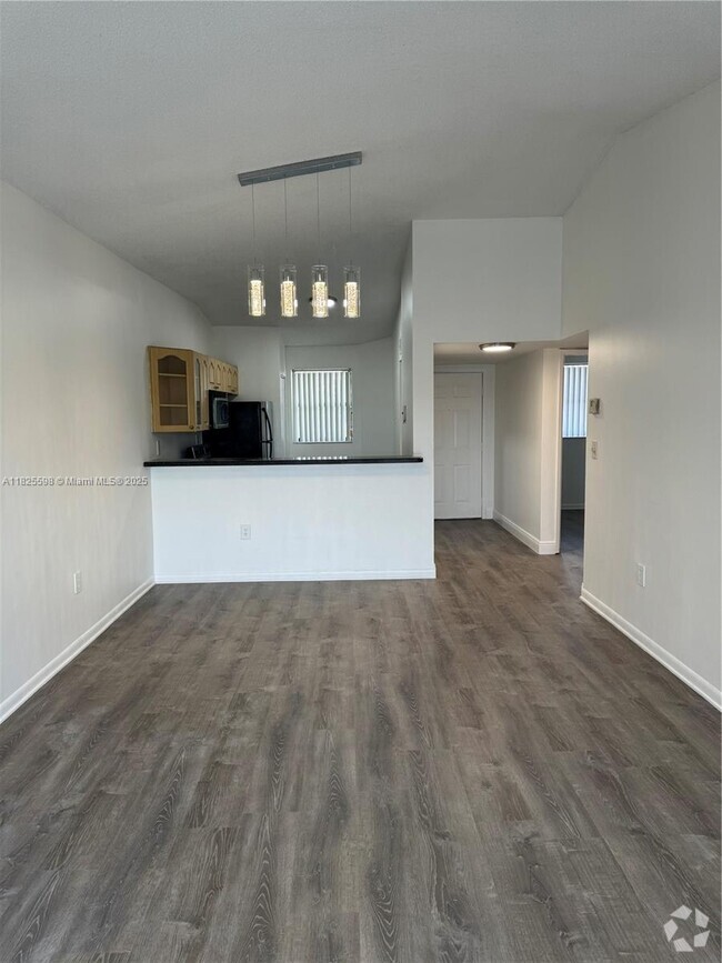 Building Photo - 9977 Nob Hill Ln Unit 9977 Rental