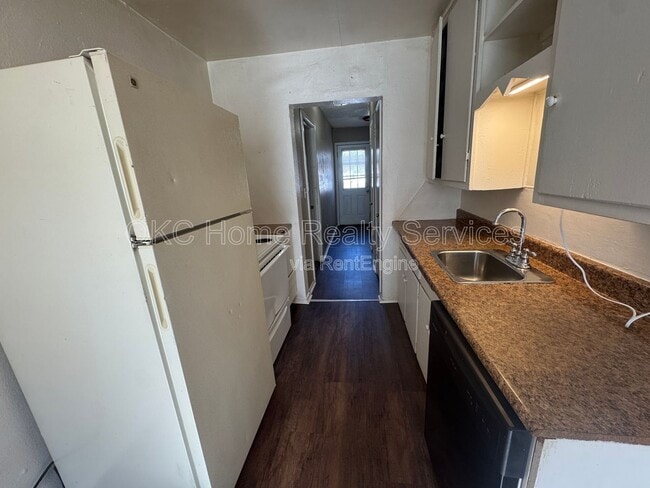 Photo - 717 SE 27th St