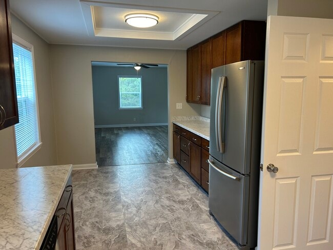 Photo - 1000 McHann Dr