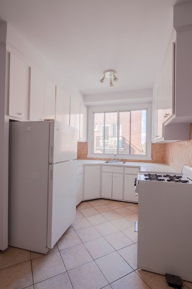 Photo - 4505 Dupuis Avenue Unit 14