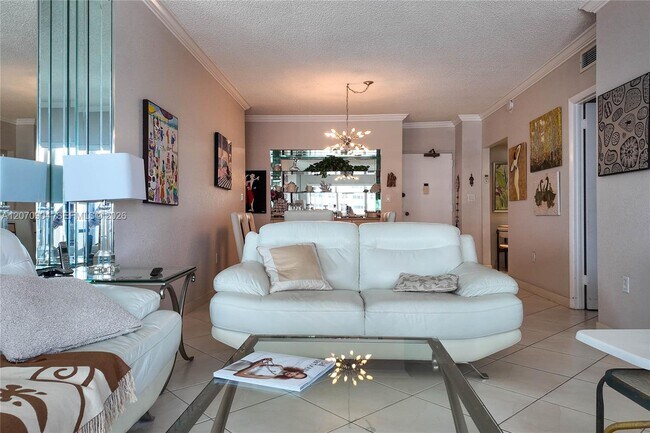 Building Photo - 1950 S Ocean Dr Unit 9C