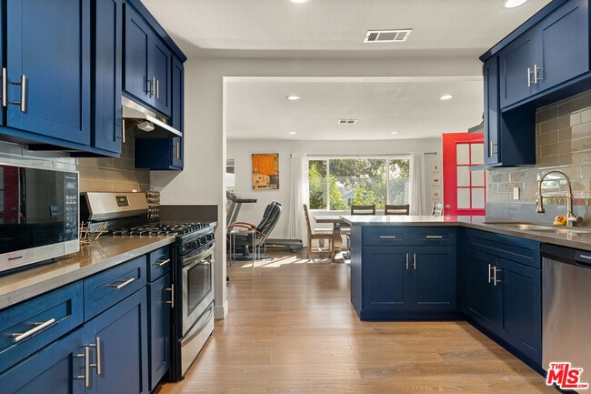 Photo - 5325 9th Ave