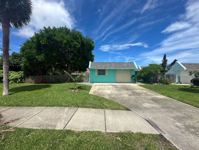 Building Photo - Beachside Living! Rental