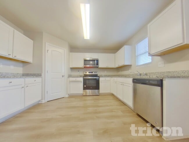 Photo - 133 Glendale Blvd