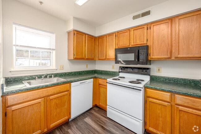 3BR, 2BA - 1,243SF - Kitchen