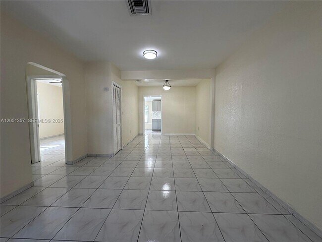 Photo - 610 NW 23rd Pl Unit Front