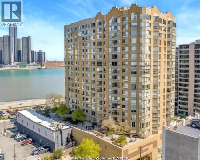 Photo - 75 Riverside Dr E Unit 901