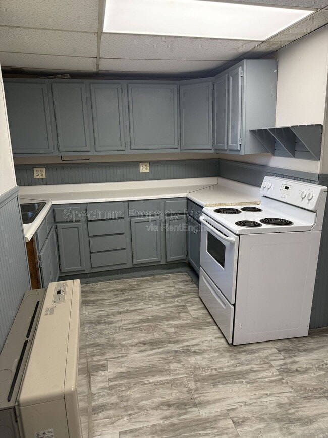 Building Photo - 11 Sherwin St Unit 1