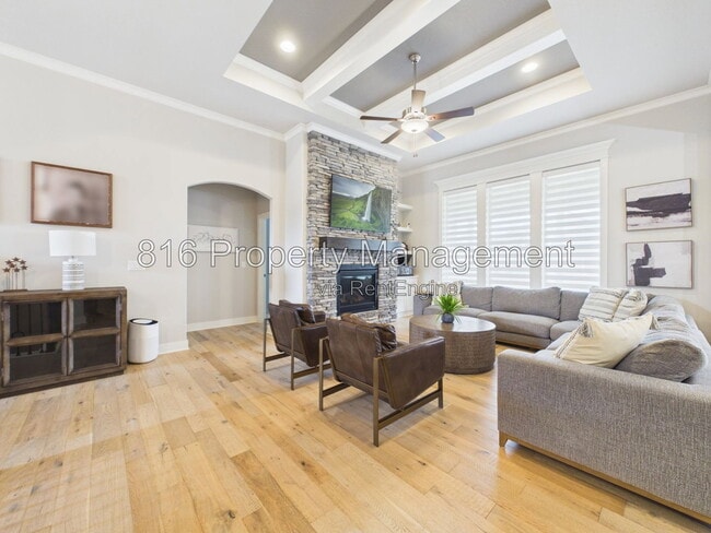 Photo - 2528 SW Hickory Ln