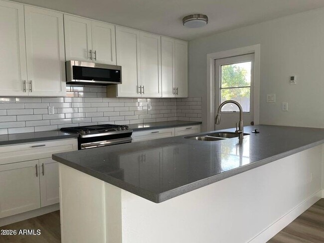 Photo - 414 E Malibu Dr