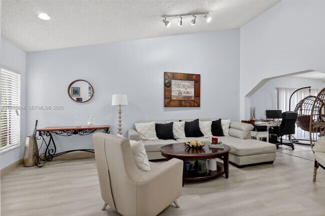 Photo - 5571 NW 188th St