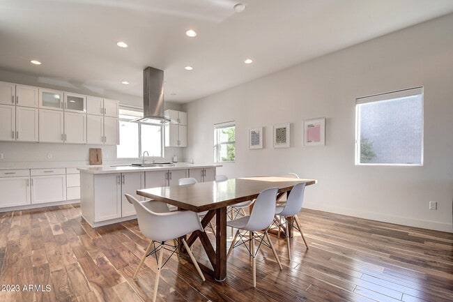 Photo - 325 E Coronado Rd Townhome