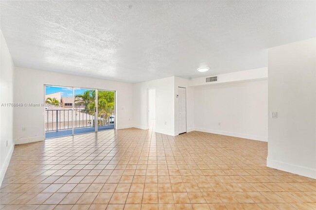 Photo - 8460 SW 154th Cir Ct Unidad 127 Rental