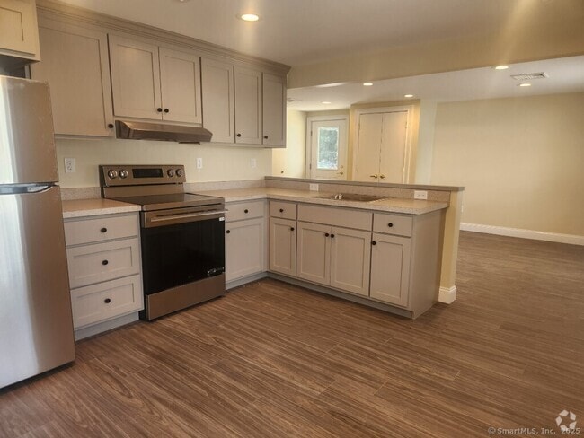 Building Photo - 132 W Main St Unit E Rental