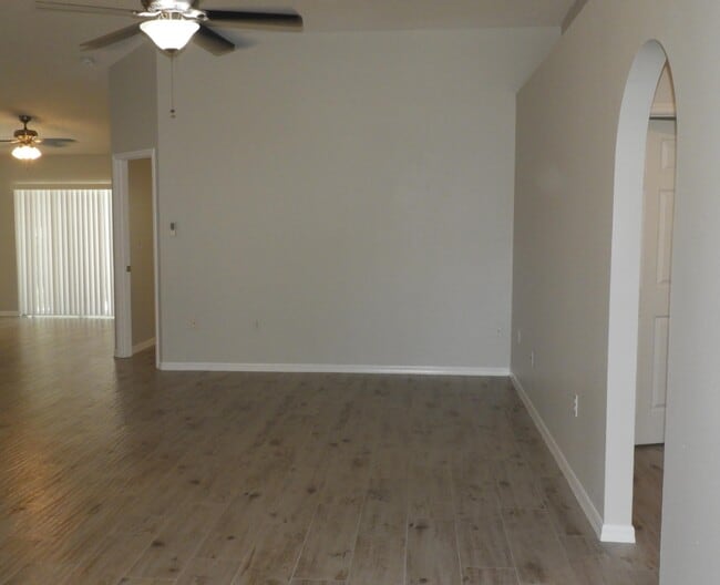 Photo - 1520 Vista Lake Cir