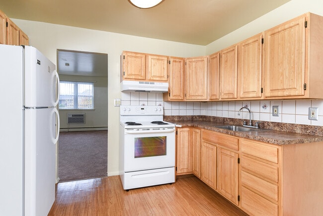 Americana Apartments