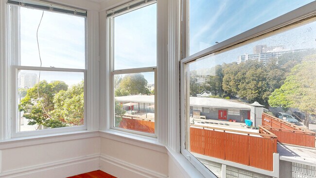 Photo - 1233 Laguna St