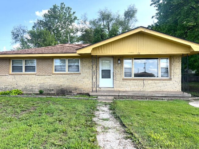 Photo - 631 Alexander Dr House