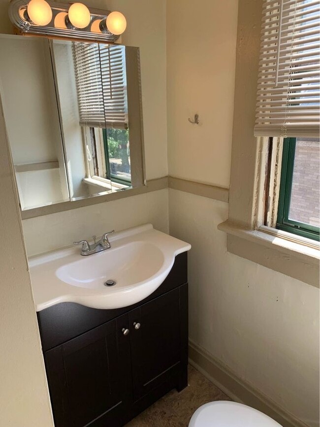 apt # 1+4 - 836 Harrison Ave Unit 4