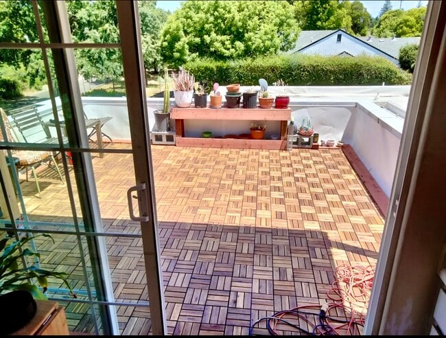 Building Photo - 1122 Mendocino Ave Rental