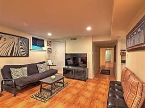 Photo - 843 Artwood Rd NE