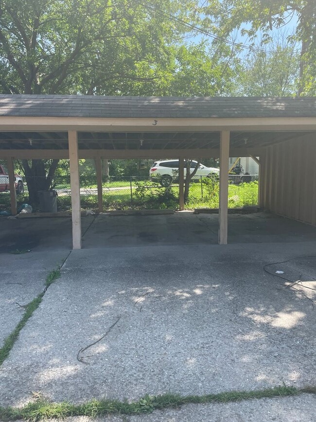 Photo - 2940 Leeway Dr Unit 3
