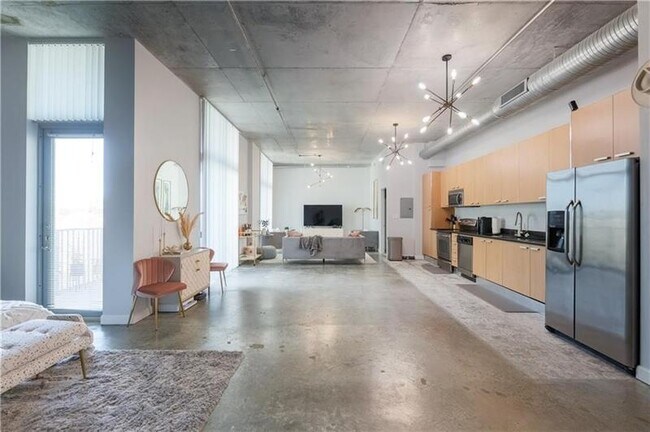 Building Photo - 2100 Van Buren St Unit 308 Rental
