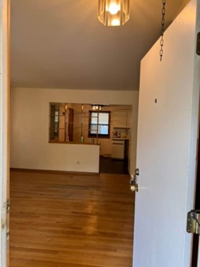 Photo - 3-Bedroom Single Family in a great neighborhood - Available October 15!