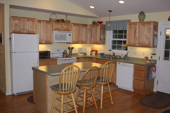 Photo - 132 N Shore Rd