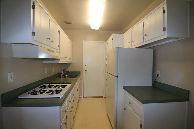 Photo - Ground Level Spacious STUDIO in Grosvenor ... Unidad 303