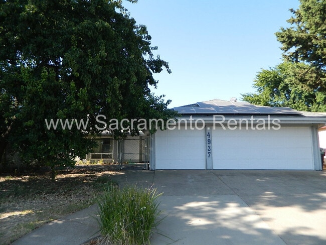 Building Photo - Spacious 4bd/2ba Foothill Farms Home with 3 Car Garage