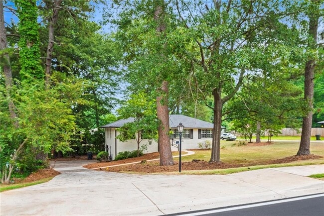Photo - 262 Church Rd SW