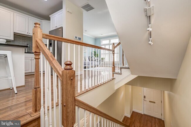 1236 Harbor Island Walk