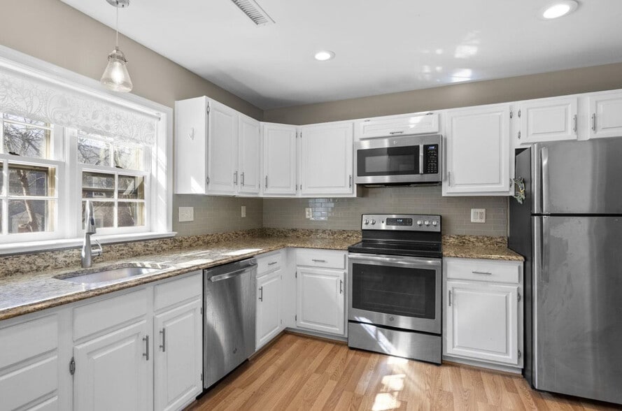4843 Willett Pky