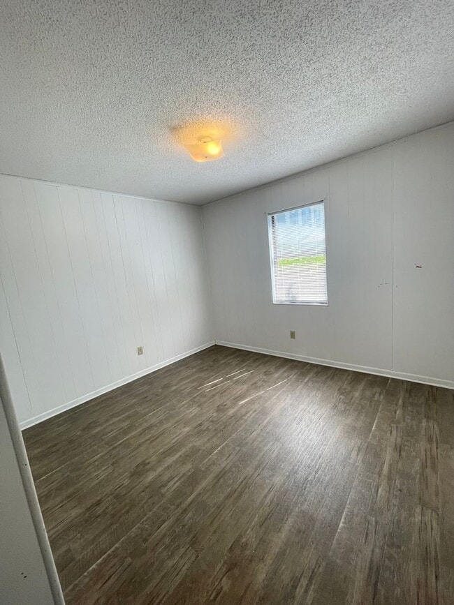 Photo - Welcome to Ravenwood Drive!