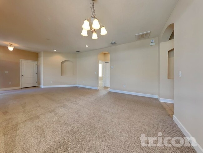 Photo - 922 Larwood Pine Dr