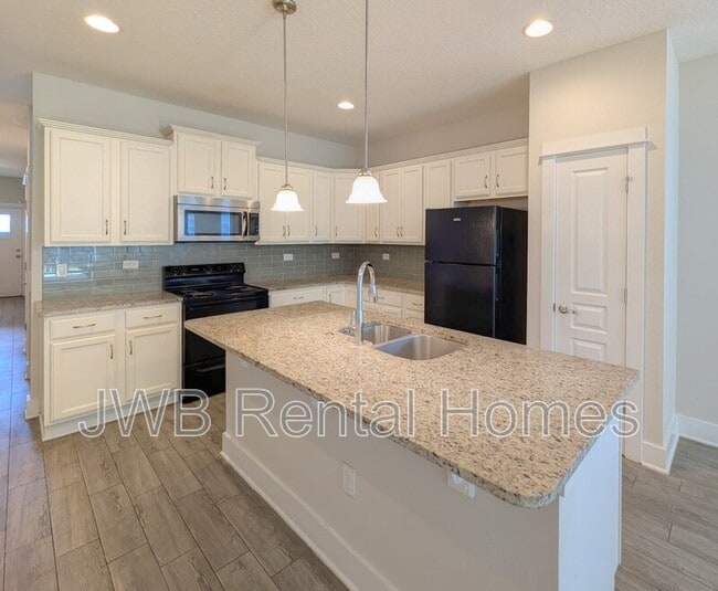 Photo - 115 11th St S