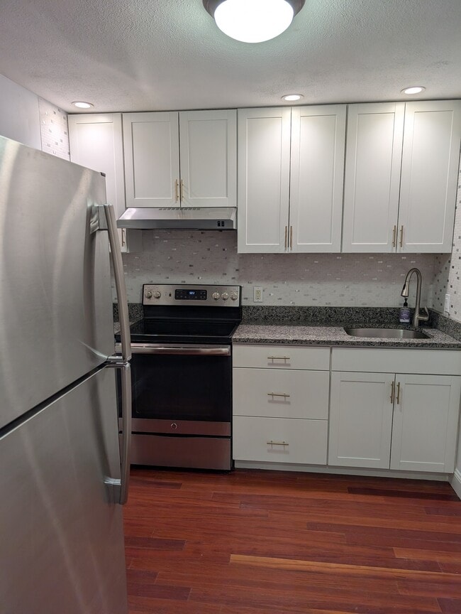 Building Photo - 34 Whites Ave Unit D75 Rental