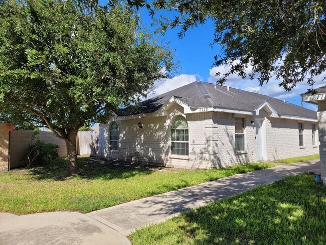 Building Photo - 2118 Aruba Dr Rental