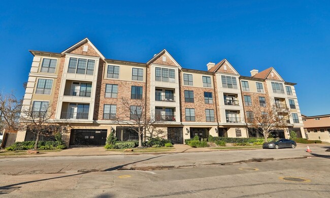 Top-Floor 1-Bedroom Condo in the Heart of ... - Top-Floor 1-Bedroom Condo in the Heart of ...