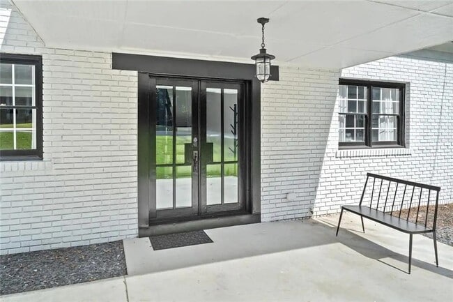 Photo - 356 W Wieuca Rd NE