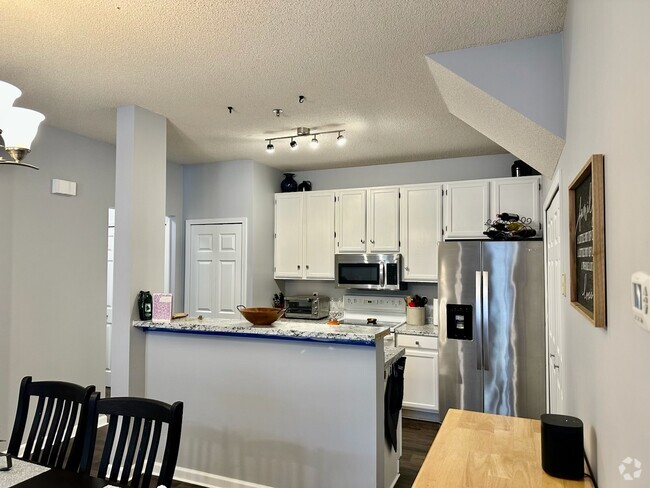 Building Photo - 8595 Cortland Rd Rental