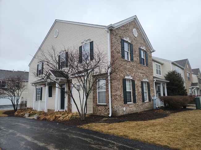 Photo - 163 Springbrook Trail S Townhome